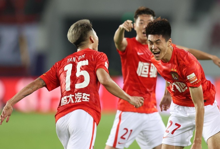 广州队今晨调整名单埃因霍温转会期伤情更新之后,今晚克里夫兰骑士备战欧联的简单介绍米兰体育